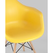 Стул Stool Group DAW желтый, сиденье PP пластик, эргономичные подлокотники, основание массив бука